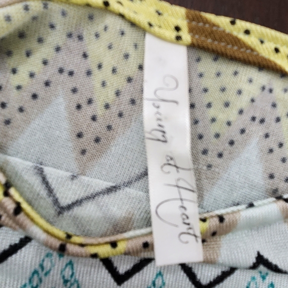 Young At Heart Chevron Patterned Women's Top - Picture 3 of 4